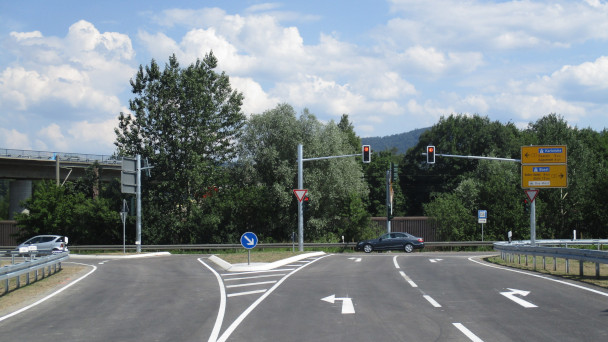 B3-Auffahrt bei Sandweier wieder frei – Neue Fahrbahndecke und Ampelanlage 